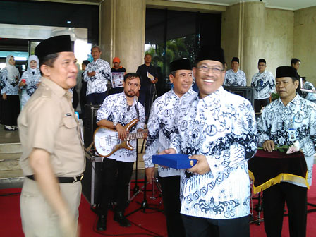 Pencarian PGRI Cipondoh - Persatuan Guru Republik Indonesia Cabang Cipondoh